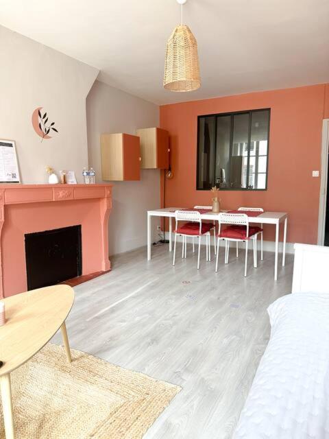 Food And Chill - Deux Appartements Hypercentre - 1 Theme Cinema - By Primo C0Nciergerie Tournus Esterno foto
