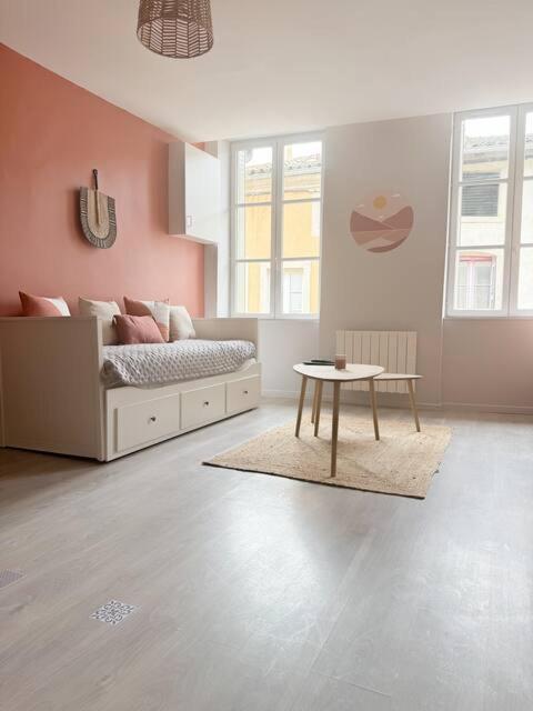 Food And Chill - Deux Appartements Hypercentre - 1 Theme Cinema - By Primo C0Nciergerie Tournus Esterno foto