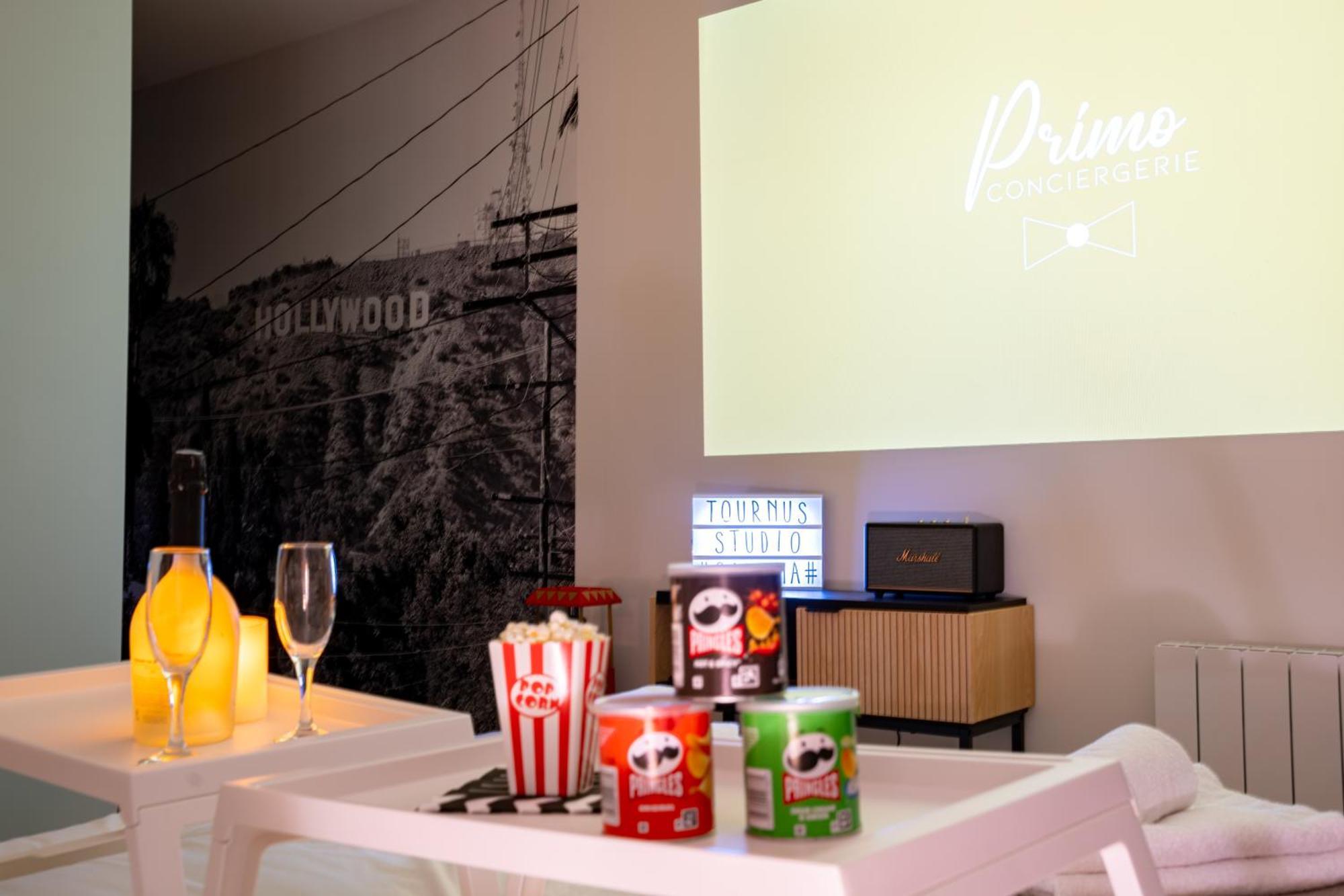Food And Chill - Deux Appartements Hypercentre - 1 Theme Cinema - By Primo C0Nciergerie Tournus Esterno foto